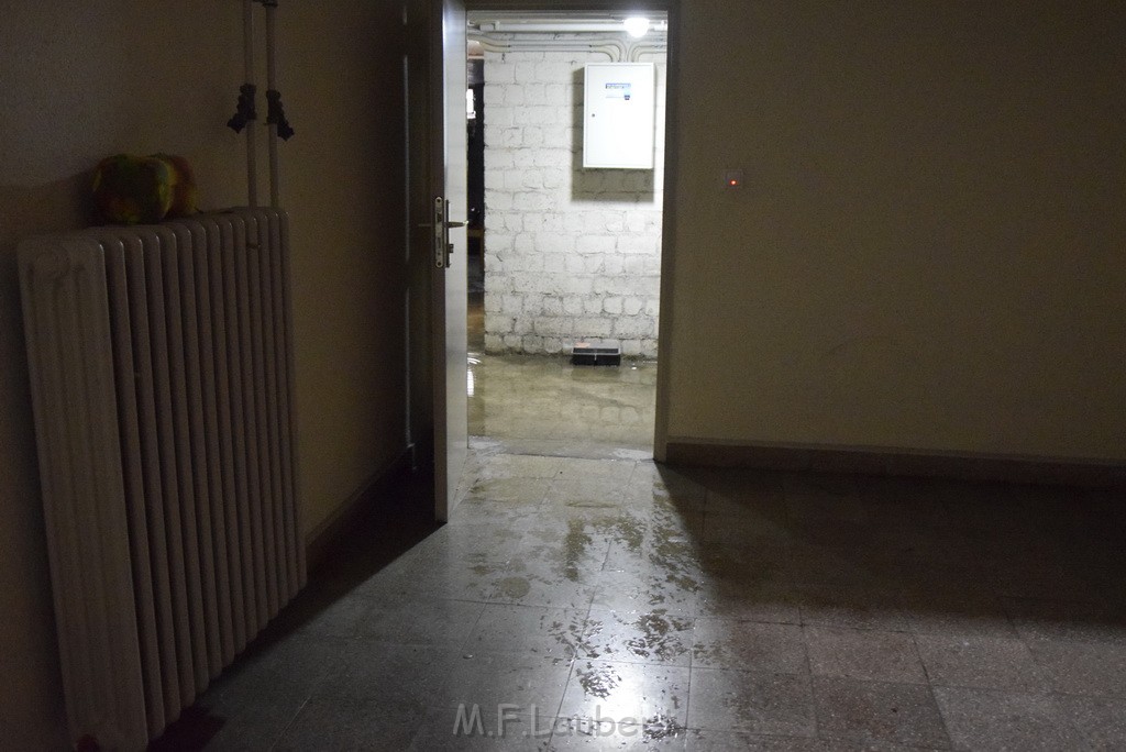 Wasserschaden Wohnung Koeln Vingst Oranienstr P16.JPG - Miklos Laubert